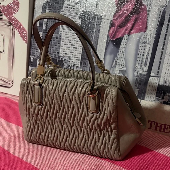 Coach Beige Quilted Handbag with Gold Chain - Picture 4 of 11